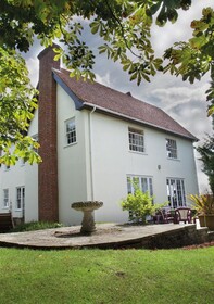Sturmer Hall - Guest House