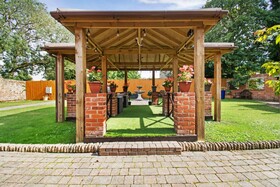 Sturmer Hall - Guest House