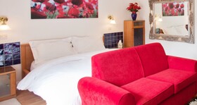 Sturmer Hall - Guest House