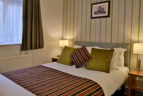 Henley Hotel