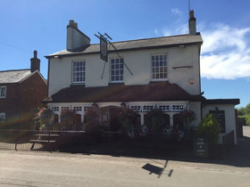 Red Lion Breachwood Green