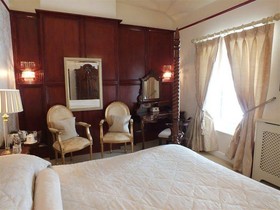The Holcombe Inn