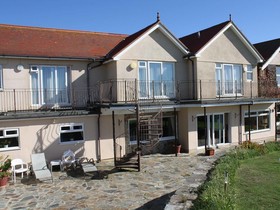 Lantern Lodge Hotel