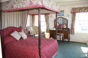 Lantern Lodge Hotel