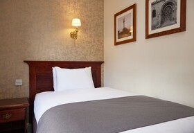 George Hotel