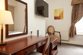 George Hotel