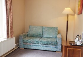 George Hotel