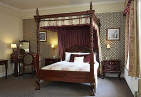 George Hotel