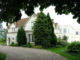 Esseborne Manor