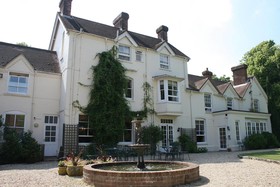Esseborne Manor