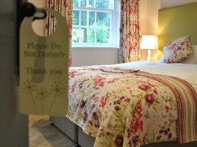 The Hood Arms Hotel