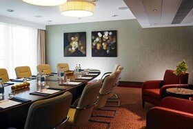 Lingfield Park Marriott Hotel & Country Club