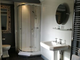 Horse And Groom Inn