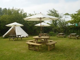 Horse And Groom Inn