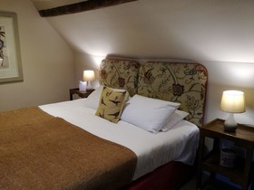 Horse And Groom Inn