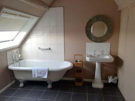 Horse And Groom Inn