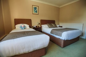 Best Western Plus Oaklands Hotel