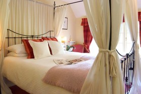 Tumbling Weir Hotel And Restaurant