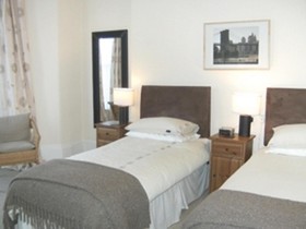 The Caraneal Hotel - Guest house