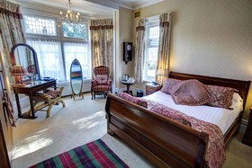 Grovefield Manor Hotel - Guest house