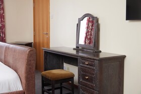 The Farmhouse & Innlodge