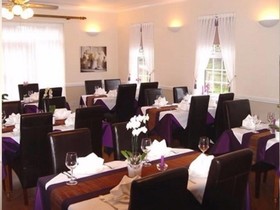 Horse and Groom Hotel