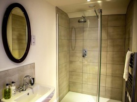 The Horse & Cart Inn