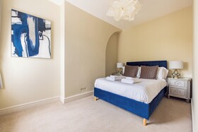 Charles Hope Salisbury Residence