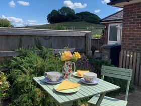 Queen Bower Farm Lodge