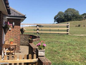 Queen Bower Farm Lodge
