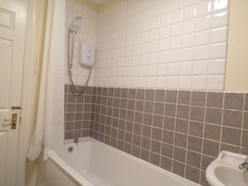 Thornbury Apartments