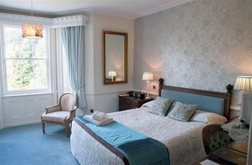 Woodlands Lodge Hotel