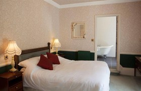Woodlands Lodge Hotel