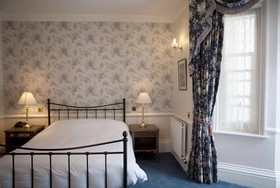Woodlands Lodge Hotel