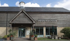 De Vere Cotswold Water Park Apartments