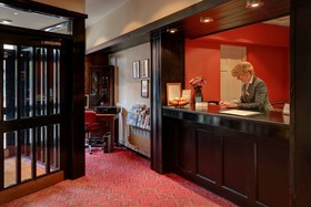 George Hotel