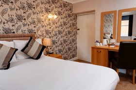George Hotel