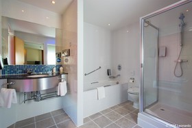Holiday Inn Express Swindon City Centre
