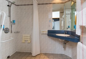Holiday Inn Express Swindon - West M4, Jct 16