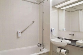 Days Inn by Wyndham Taunton