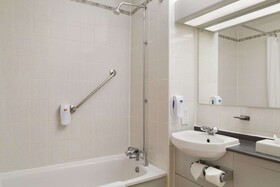 Days Inn by Wyndham Taunton