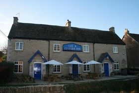 The Cat & Custard Pot Inn