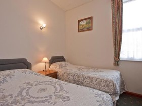 Burley Court Apartments
