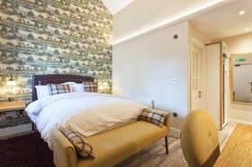The Inn West End