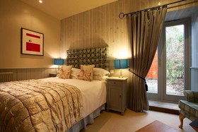 The Pear Tree Inn