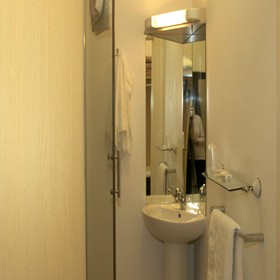 Elme Halll Hotel