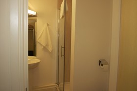 Elme Halll Hotel