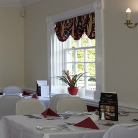 Elme Halll Hotel