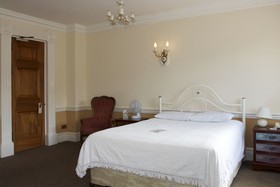 Elme Halll Hotel