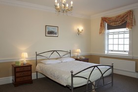 Elme Halll Hotel